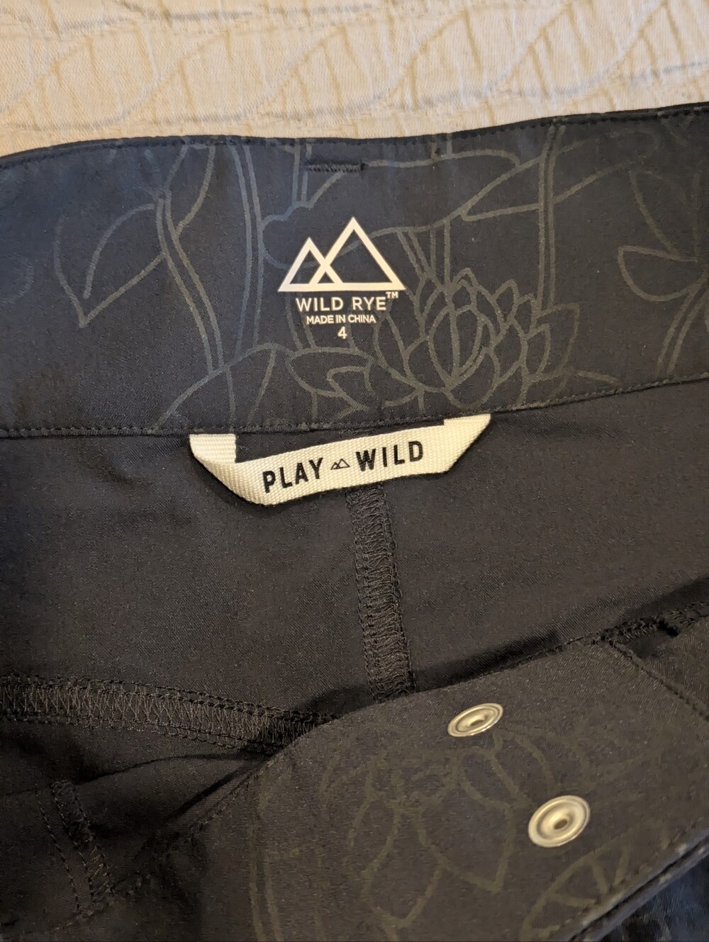 Wild Rye NWOT Mountain Bike Freel Shorts Size 4 - Picture 3 of 11